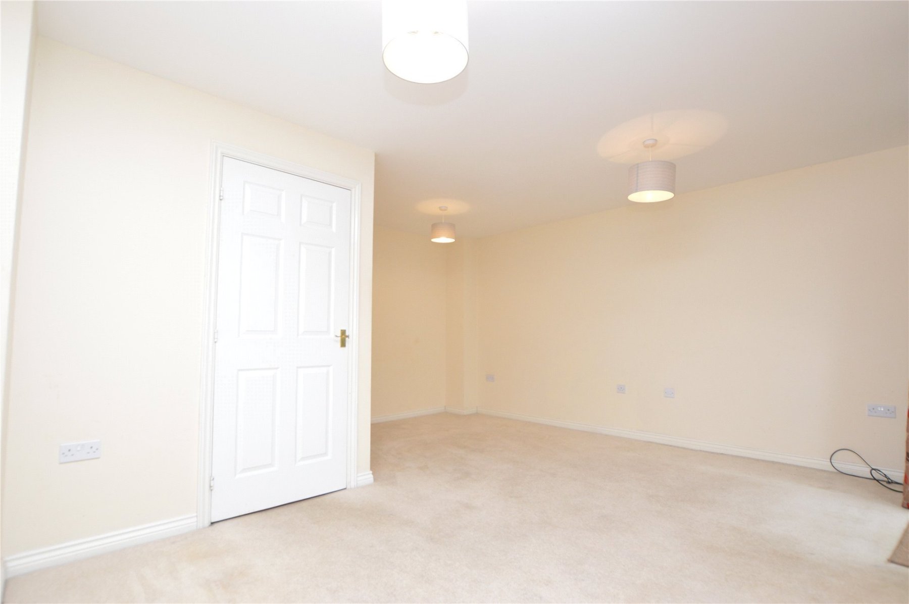 3 bedroom property to let in Beacon Park Road, Plymouth, Devon, PL2 £