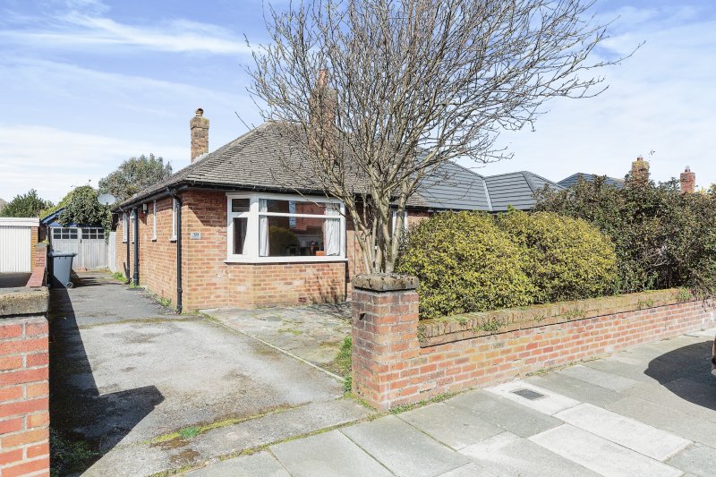 2 bedroom property for sale in Kenilworth Road, Lytham St. Annes