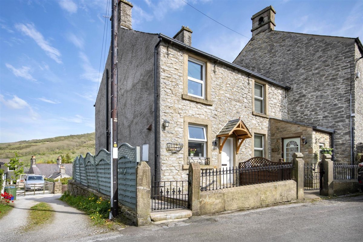 3 bedroom property for sale in Hugh Lane, Bradwell, Hope Valley