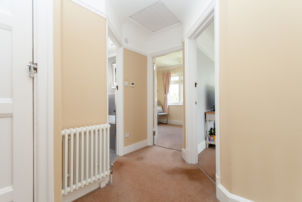 4 bedroom property for sale in Monkhams Avenue, Woodford Green Offers