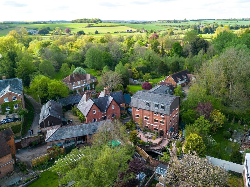 3 bedroom property for sale in Swarraton, Alresford, Hampshire, SO24