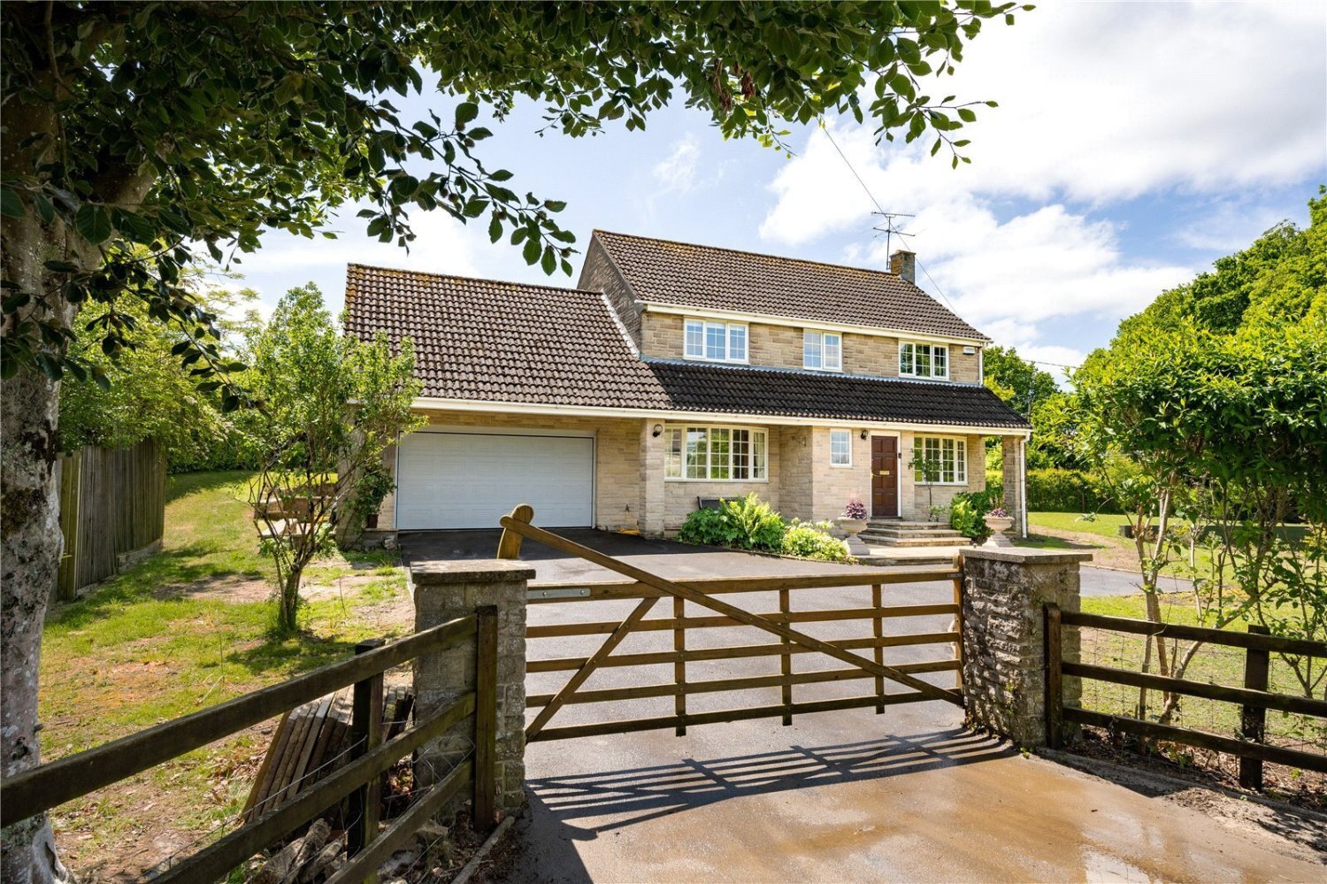 JacksonStops 4 bedroom property for sale in Bittles Green,