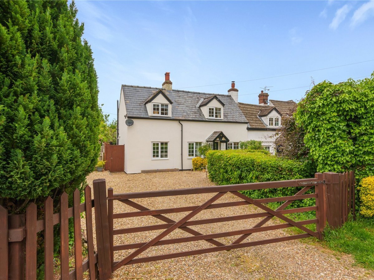 JacksonStops 2 bedroom property for sale in Broad Green, Cheveley