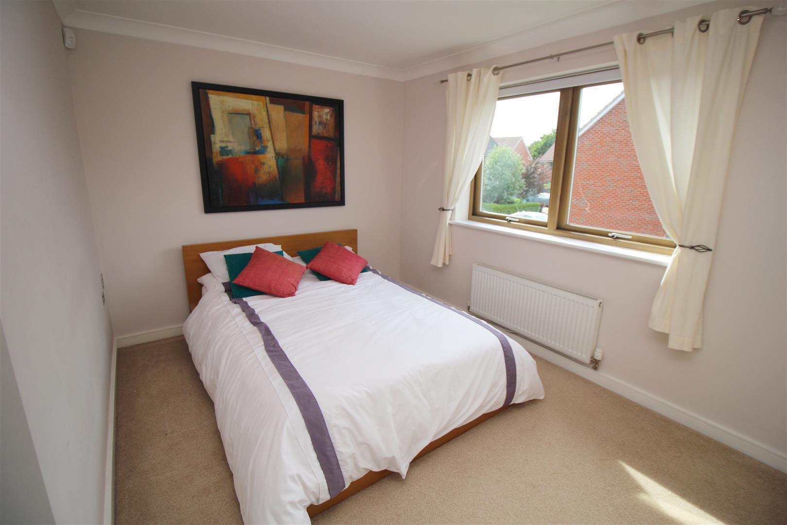 3 bedroom property for sale in Spartan Way, Ifield Green Guide price