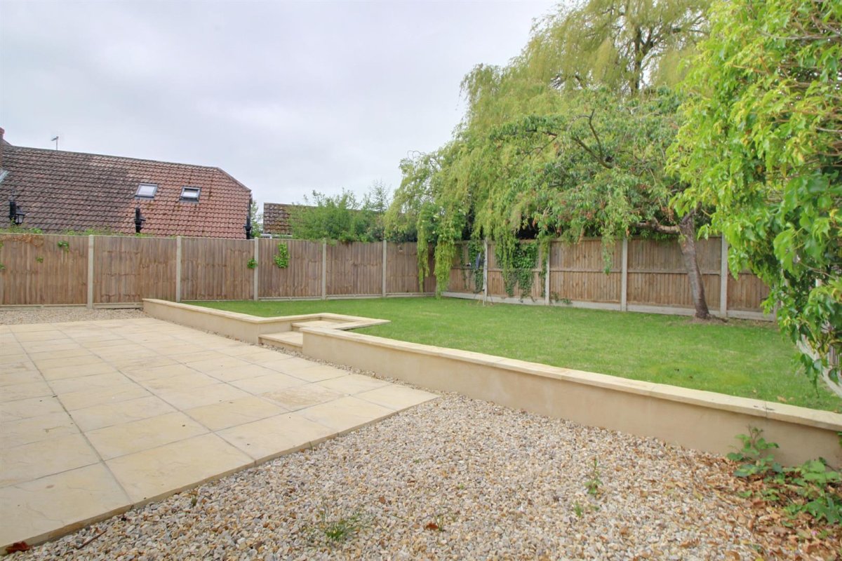 3 bedroom property for sale in Ollands Road, Reepham £375,000