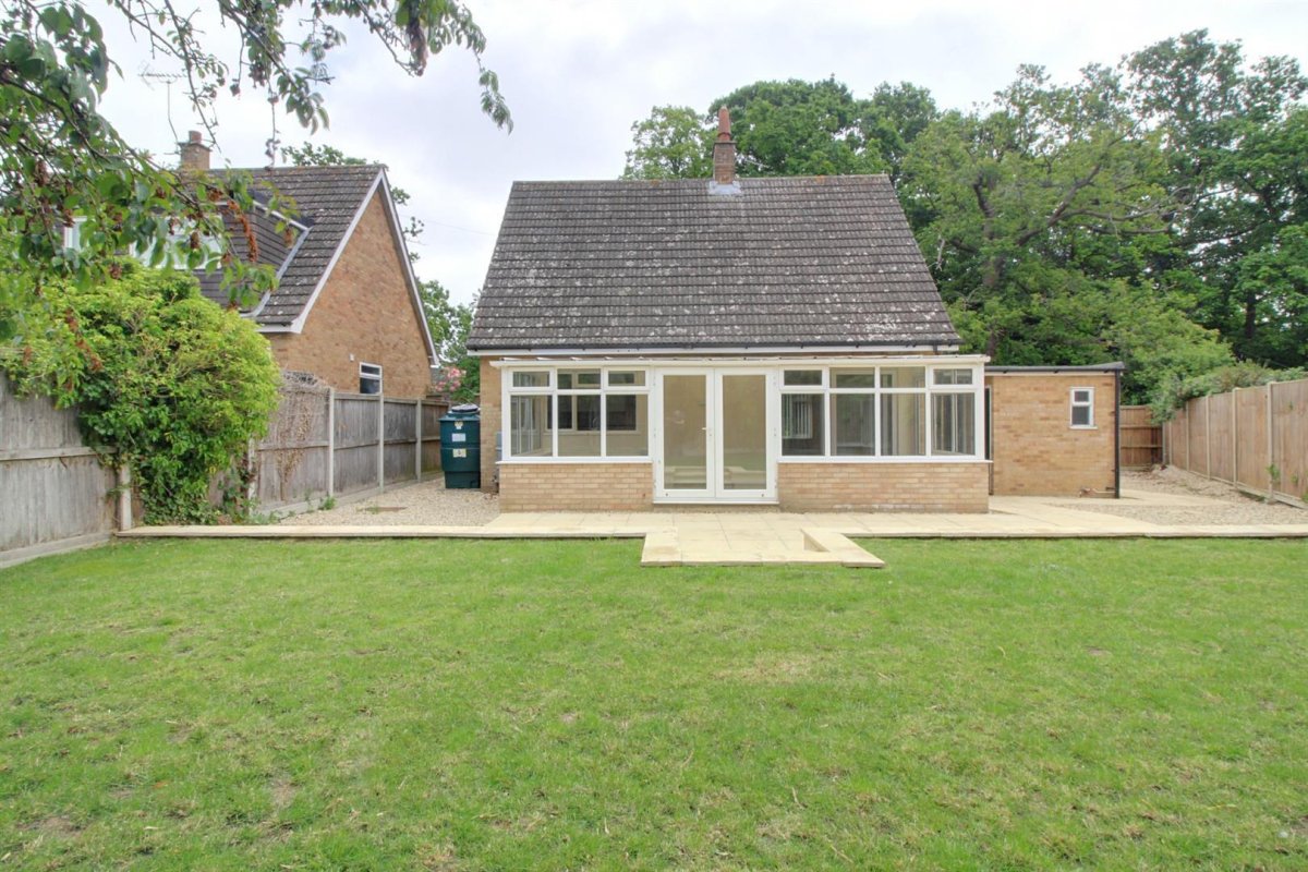 3 bedroom property for sale in Ollands Road, Reepham £375,000