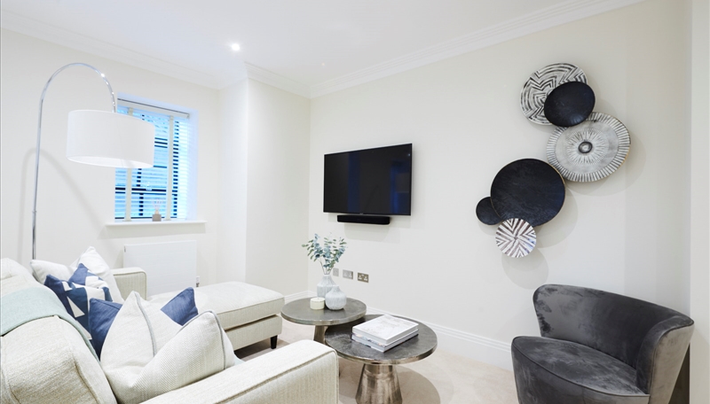 Luxury Riverside 1 Bed Apartment To Let  Wine Cooler  W6 Image 2