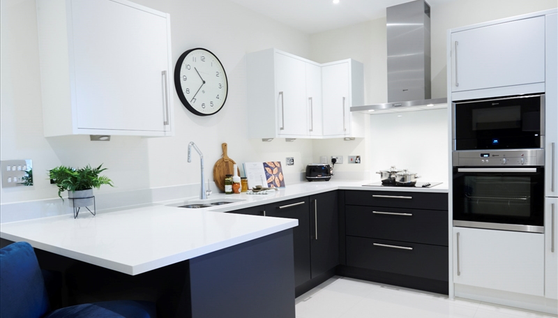 Luxury Riverside 1 Bed Apartment To Let  Wine Cooler  W6 Image 5