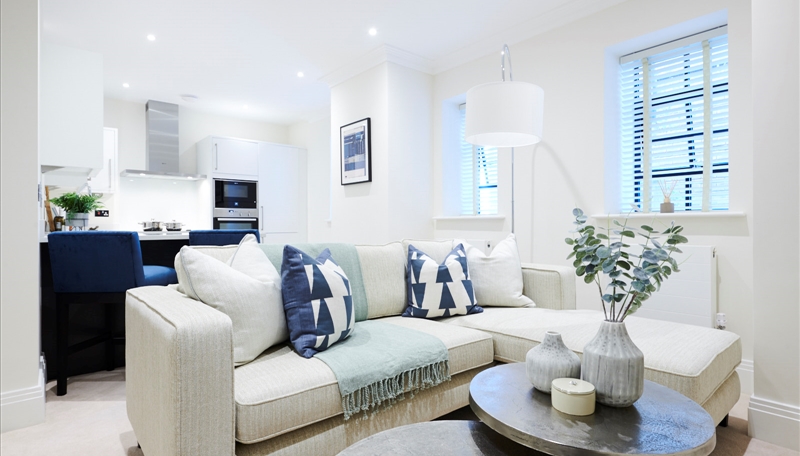Luxury Riverside 1 Bed Apartment To Let  Wine Cooler  W6 Image 1