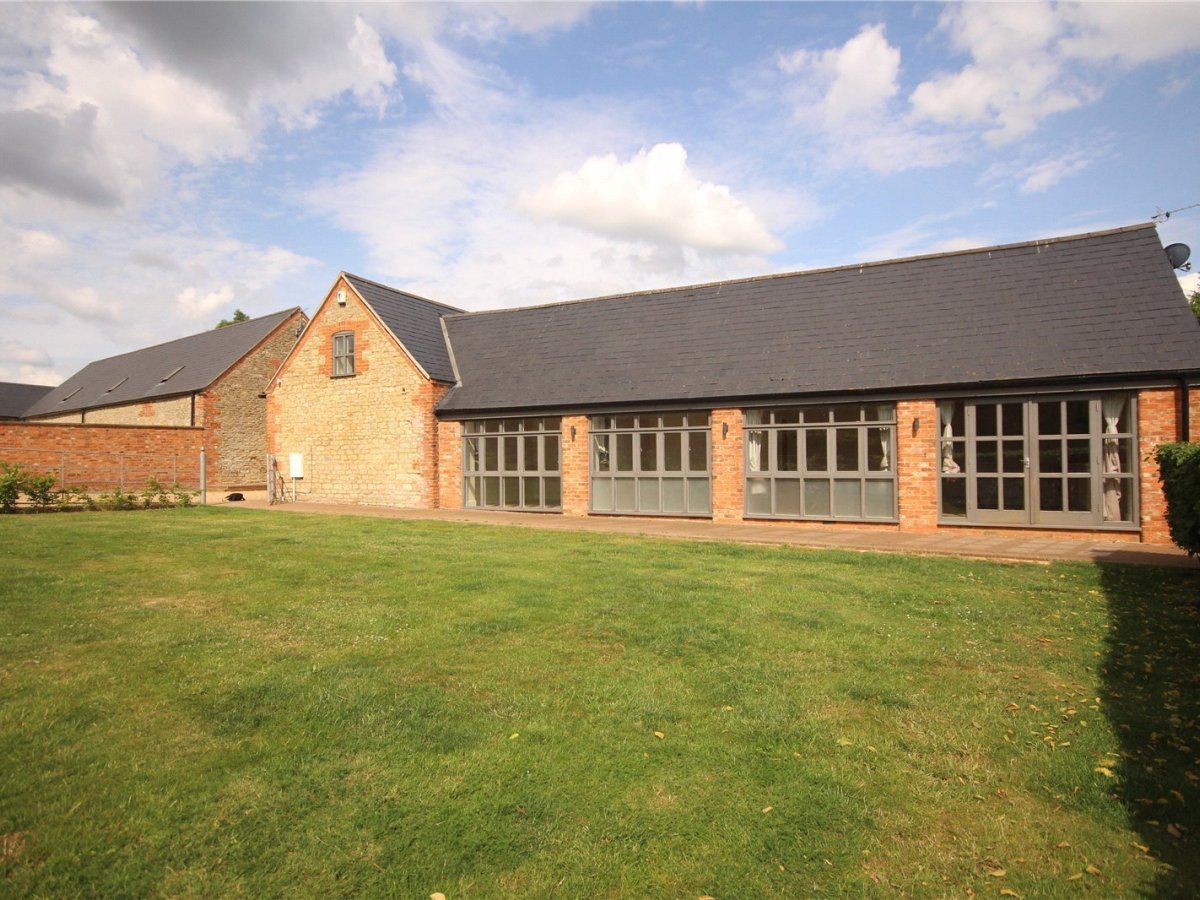 JacksonStops 2 bedroom property to let in Showsley Barn, Towcester