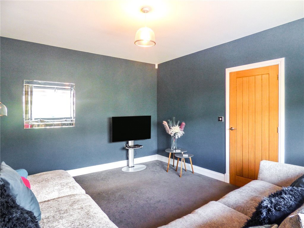 3 bedroom property for sale in Stockbridge Wharf, Riddlesden, Keighley