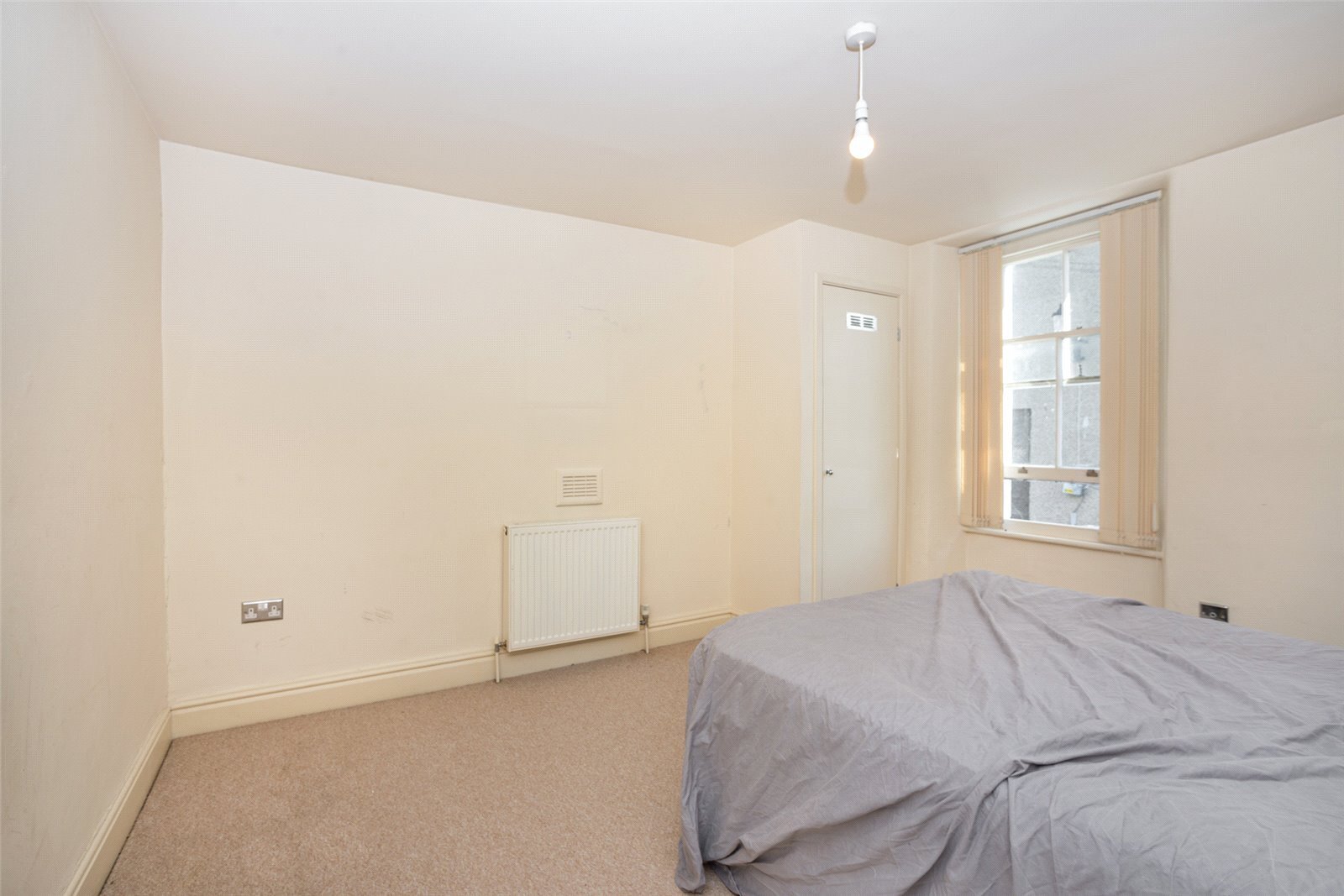 2 bedroom property for sale in Beaumaris, Isle of Anglesey, LL58