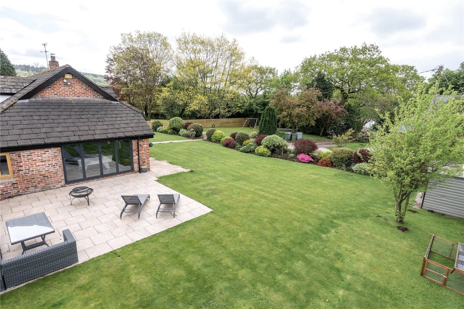 JacksonStops 4 bedroom property for sale in Schoolfold Lane