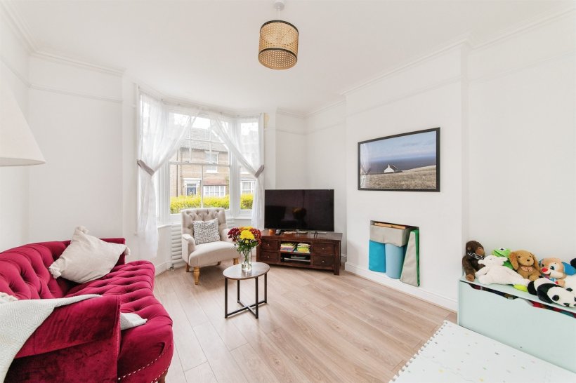 Estcourt Road, Watford 3 bedroom terraced house Brown & Merry