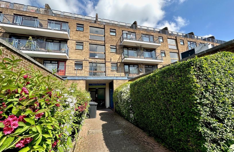 1 bedroom property to let in Park Farm Drive, Allestree, DERBY £690 pcm