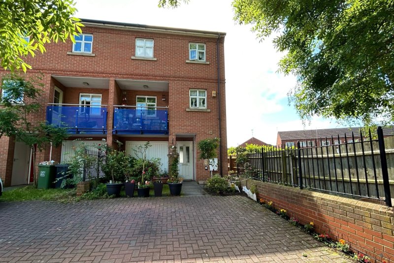 4 bedroom property for sale in Fletton Avenue, Fletton, Peterborough
