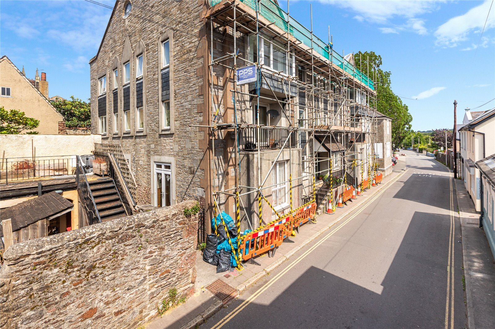 2 bedroom property for sale in Station Road, Totnes, Devon, TQ9 Guide