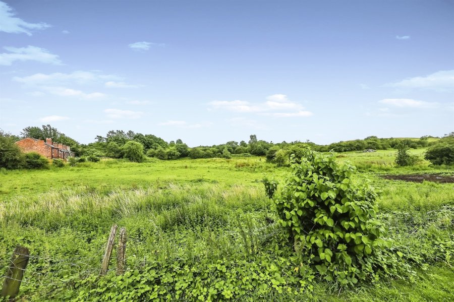 3 bedroom property for sale in Sleights Lane, Pinxton, Nottingham