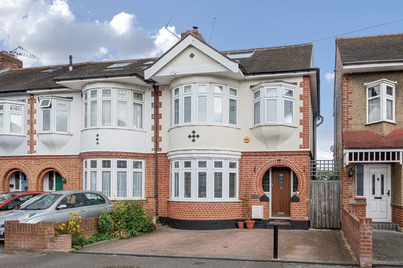 Orchard Crescent, Enfield 4 bedroom semidetached house Barnfields