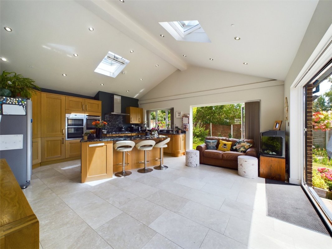 5 bedroom property for sale in Durlston Crescent, St Catherines Hill