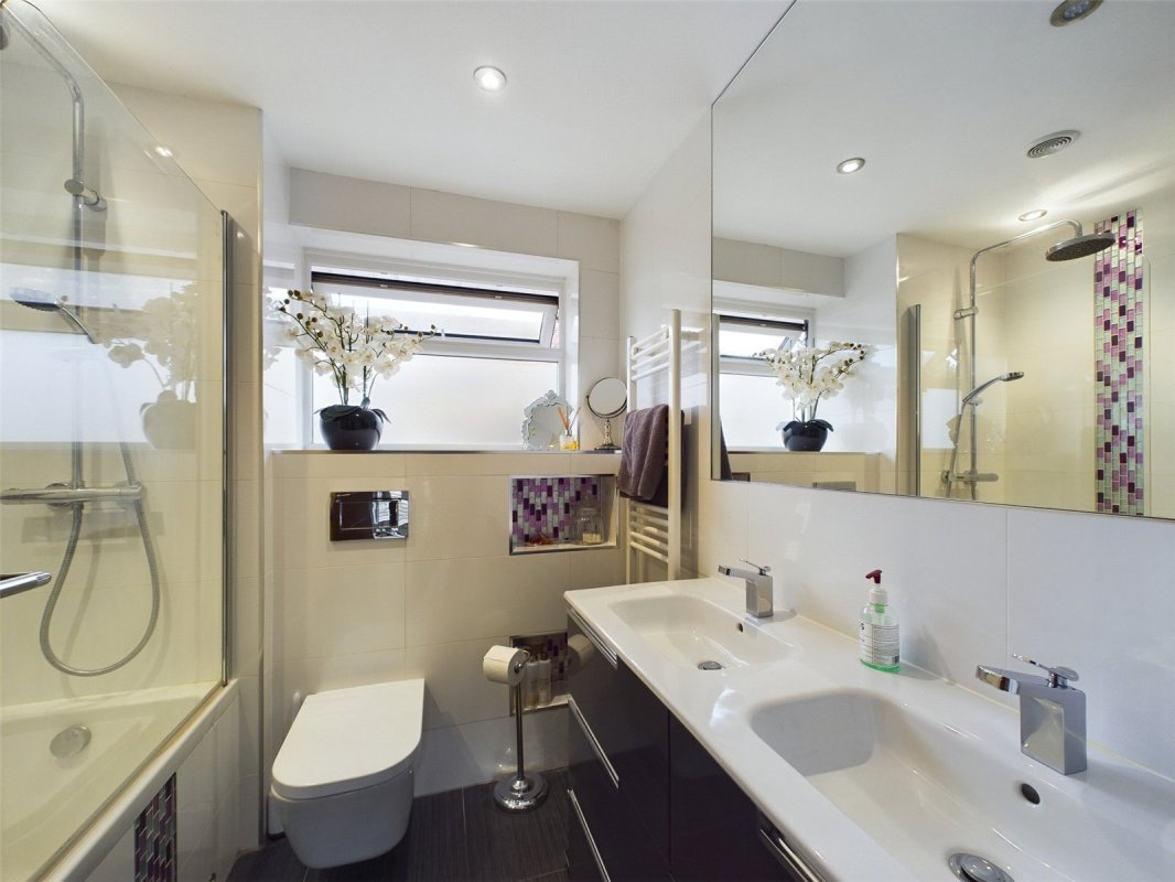 5 bedroom property for sale in Durlston Crescent, St Catherines Hill