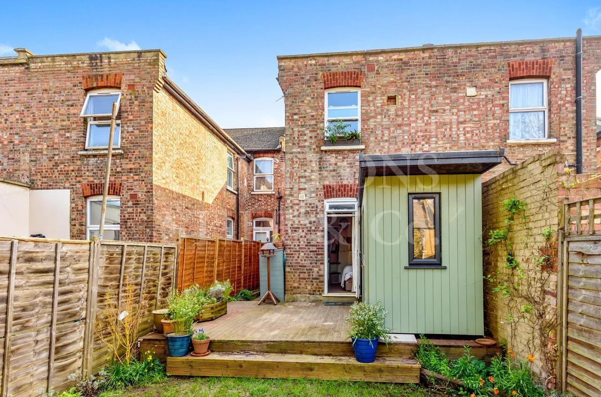 Cornwall Gardens, London, NW10