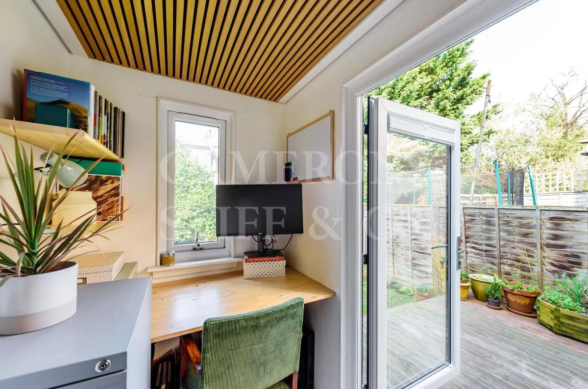 Cornwall Gardens, London, NW10