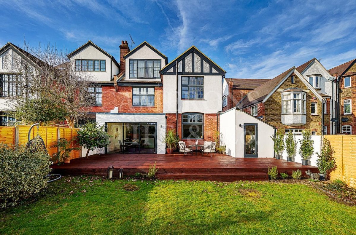 7 bedroom property for sale in Aylestone Avenue, Brondesbury Park, NW6