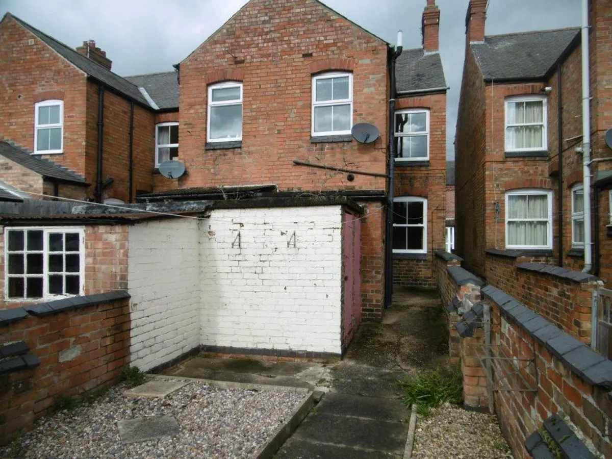 FERNIE AVENUE, MELTON MOWBRAY