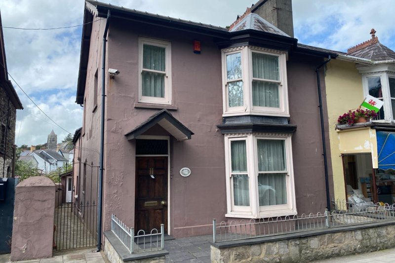 4 bedroom property for sale in College Street, Lampeter, SA48 £250,000