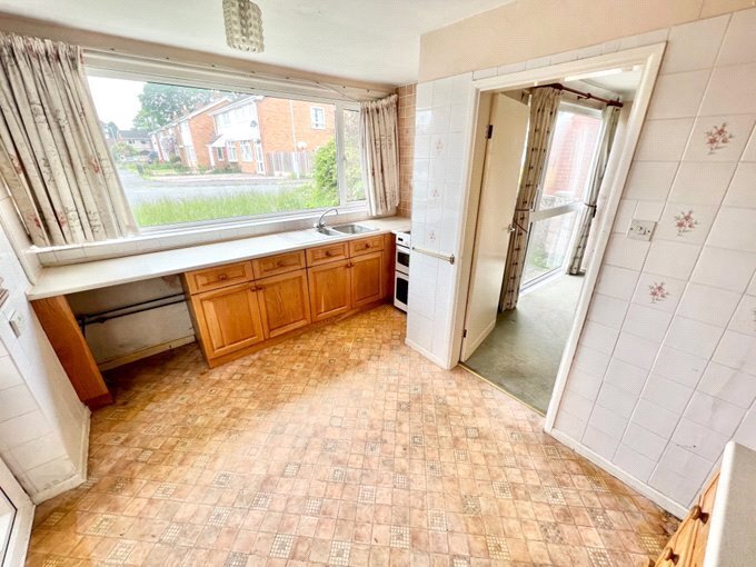 2 bedroom property for sale in The Deansway, Kidderminster