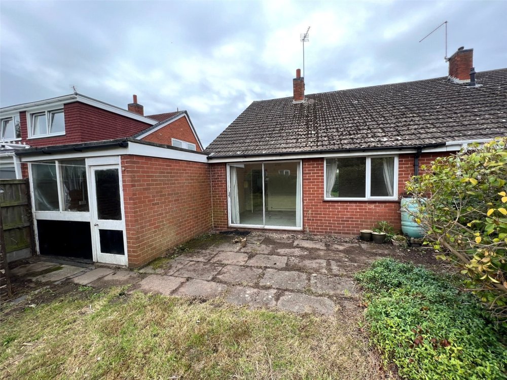 2 bedroom property for sale in The Deansway, Kidderminster