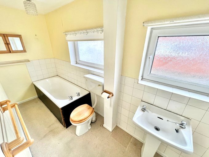 2 bedroom property for sale in The Deansway, Kidderminster