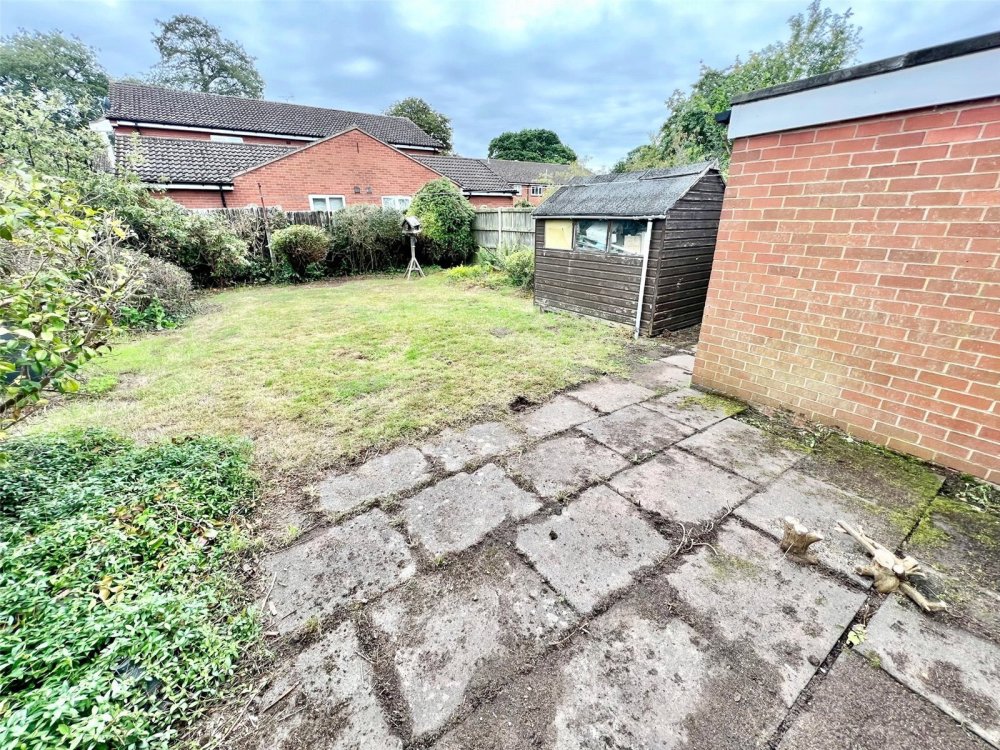 2 bedroom property for sale in The Deansway, Kidderminster