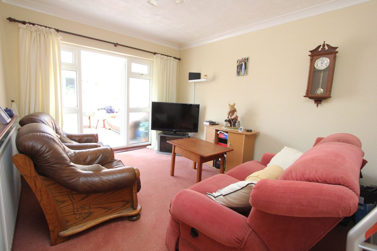 5 bedroom property for sale in Rhoose Road, Rhoose, CF62 £475,000