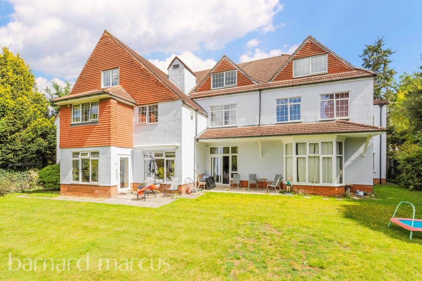 Burgh Heath Road, Epsom 1 bedroom ground floor flat Barnard Marcus