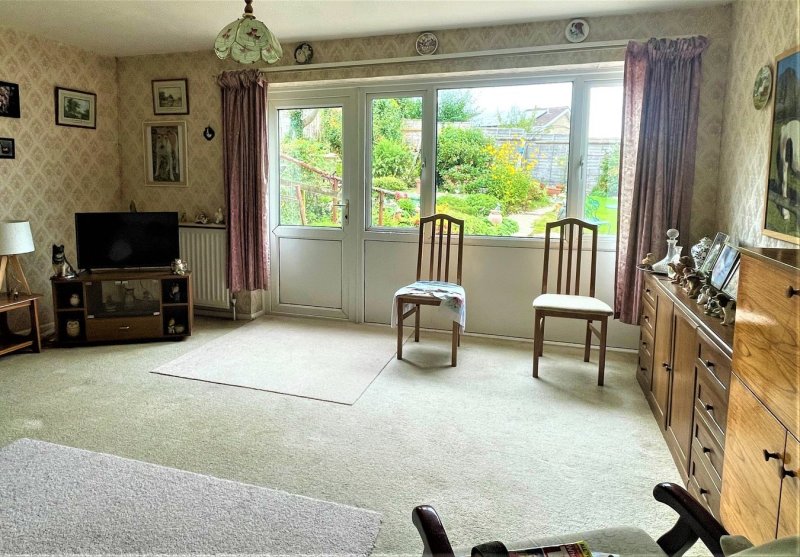 3 bedroom property for sale in Woodbury Way, Axminster, Devon, EX13 £