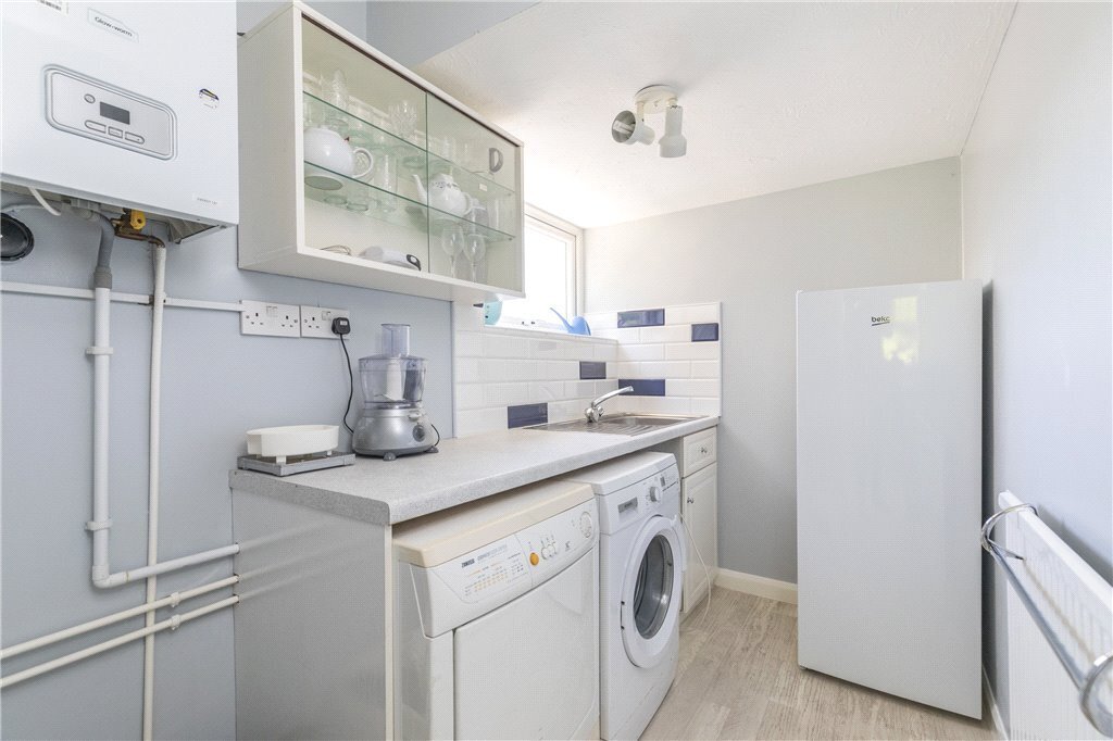 4 bedroom property for sale in Riverside Avenue, Otley, West Yorkshire