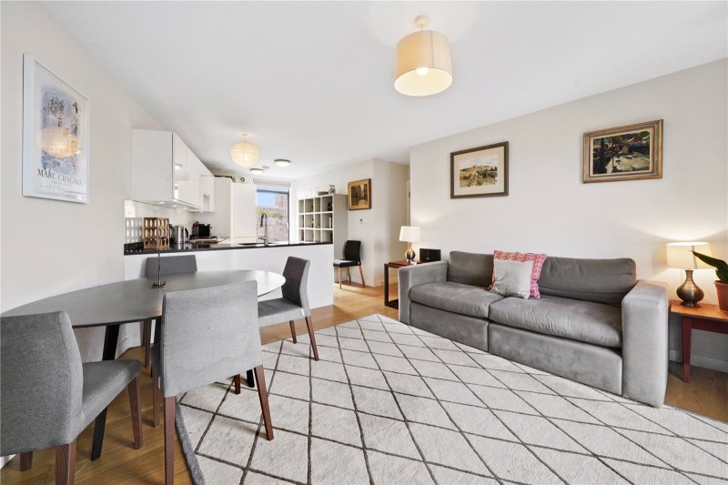 2 bedroom property for sale in Lisson Grove, London, NW1 £765,000