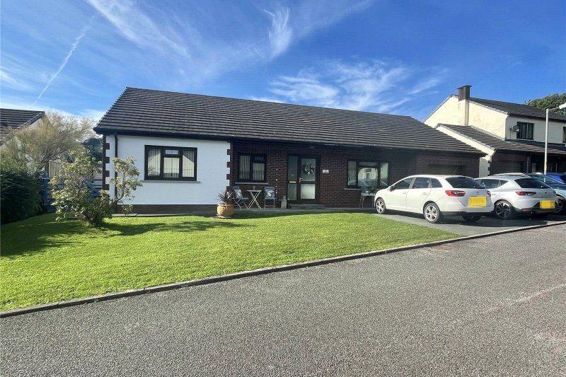 3 bedroom property for sale in Bro Celynin, Bronwydd Arms, Carmarthen