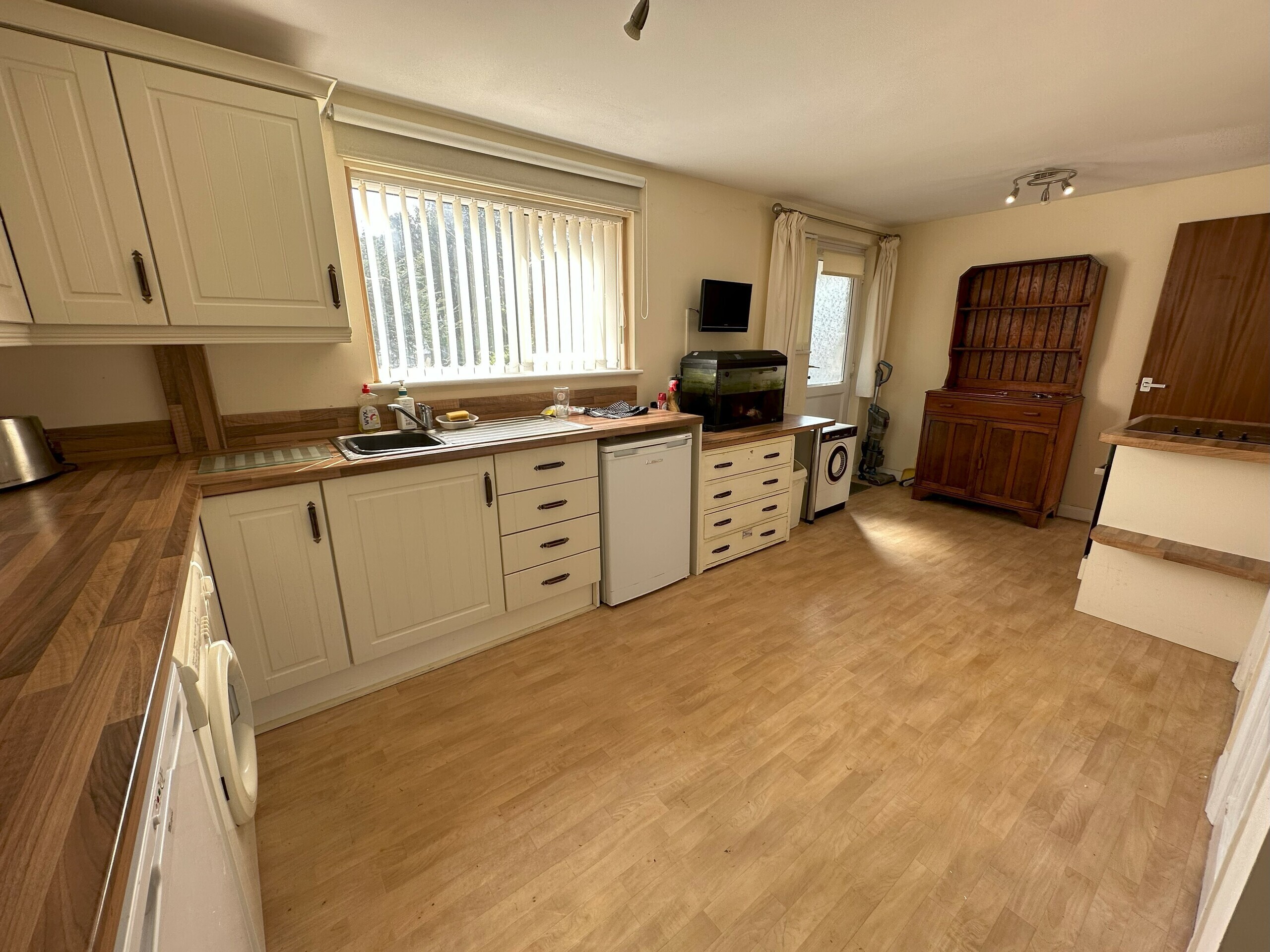 3 bedroom property for sale in Cooks Road, Elmswell - £240,000
