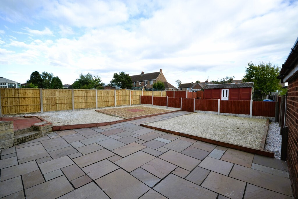 3 bedroom property for sale in 80 Bawtry Road, Harworth Offers in the