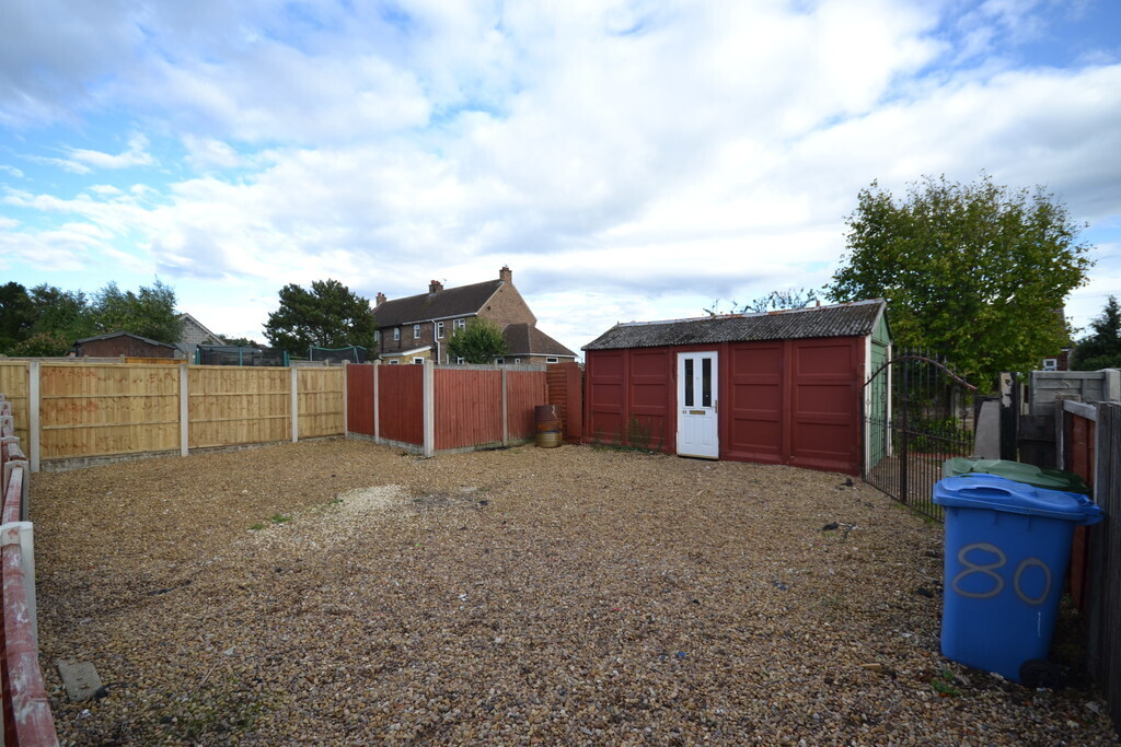 3 bedroom property for sale in 80 Bawtry Road, Harworth Offers in the