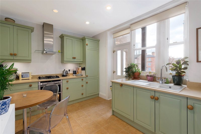 3 bedroom property for sale in Prince Of Wales Mansions, Prince Of