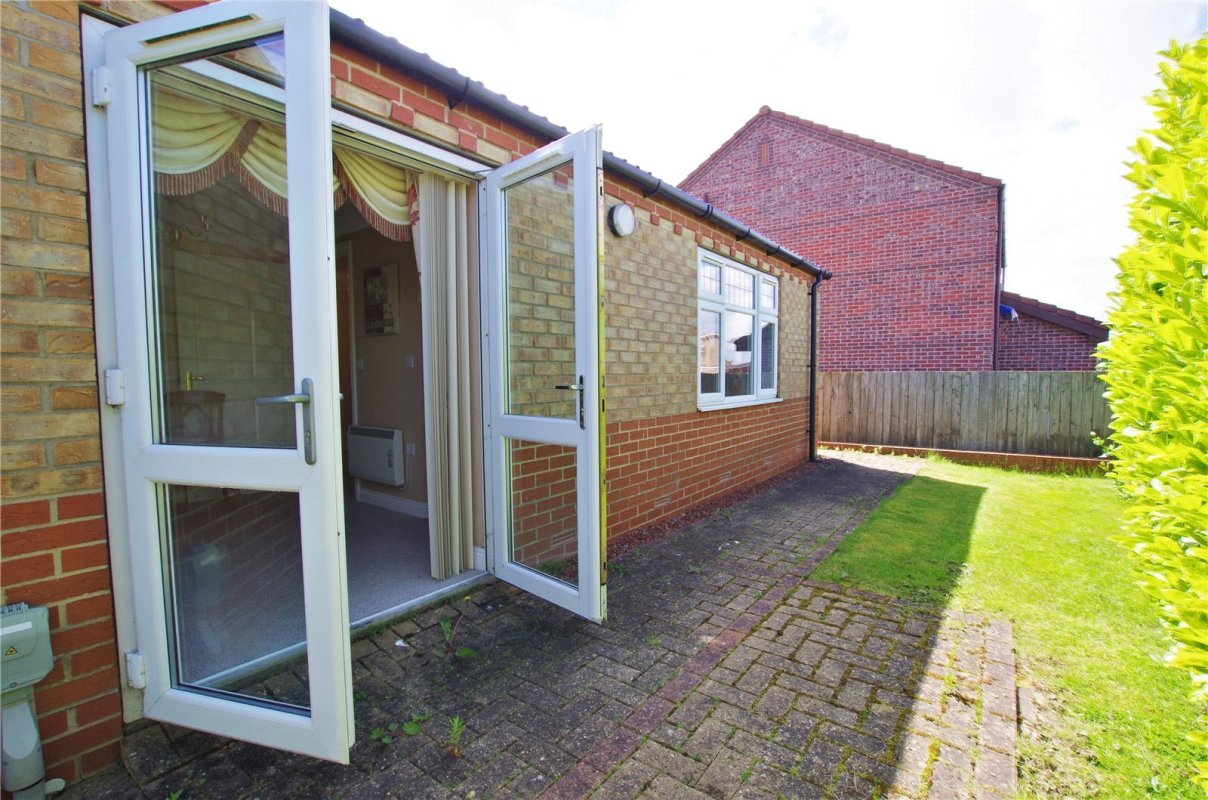 2 bedroom property for sale in Birch Tree Drive, Hedon, Hull, East