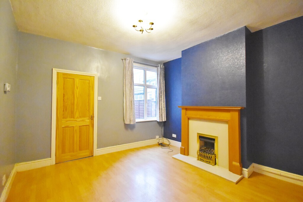 2 bedroom property for sale in Brays Lane, Coventry, CV2 4DW £155,000