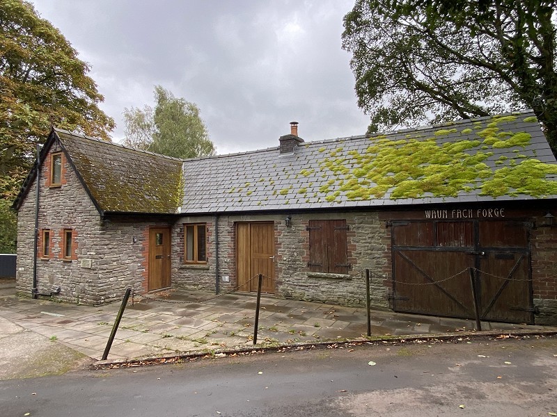 1 bedroom property for sale in Waunfach, Cwmdu, Crickhowell, Powys. £