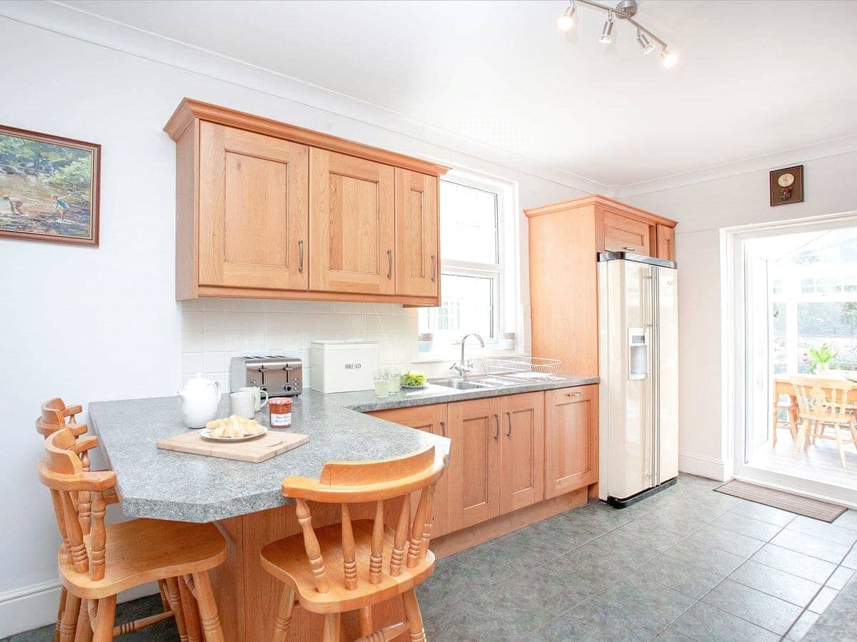 6 bedroom property for sale in Drive, Dawlish, Devon, EX7 £