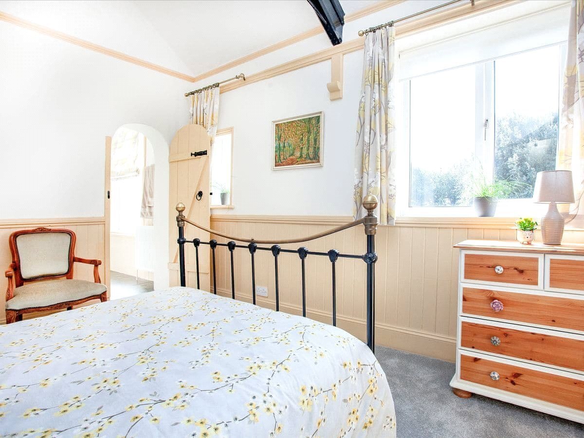 6 bedroom property for sale in Drive, Dawlish, Devon, EX7 £