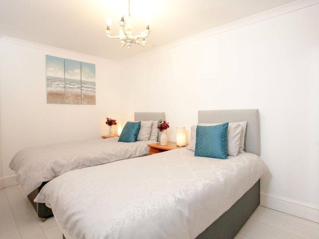 6 bedroom property for sale in Drive, Dawlish, Devon, EX7 £